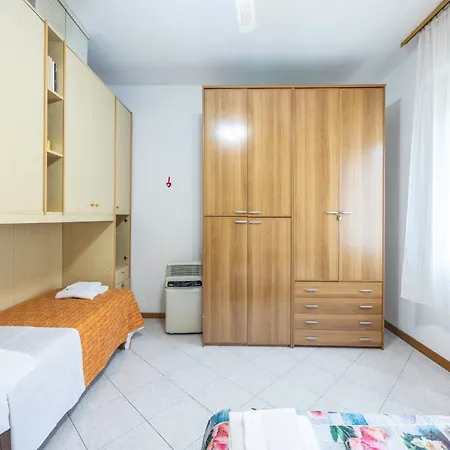 Nadia House, By Short Holidays Apartment Bologna