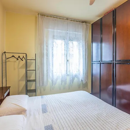 Nadia House, By Short Holidays Apartament