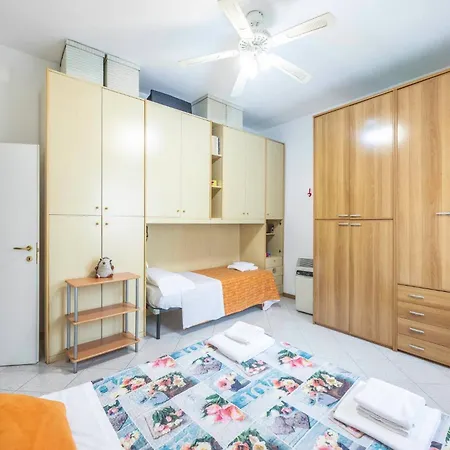 아파트 Nadia House, By Short Holidays *
