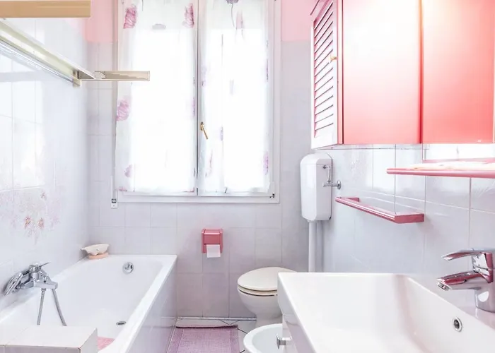 Nadia House, By Short Holidays Apartament