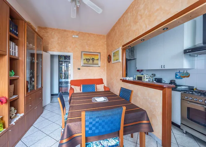 Nadia House, By Short Holidays شقة