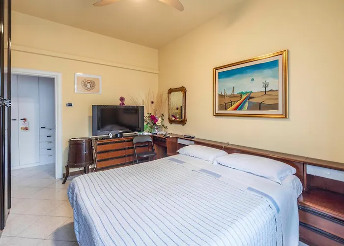 Nadia House, By Short Holidays *