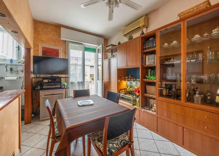 Nadia House, By Short Holidays *